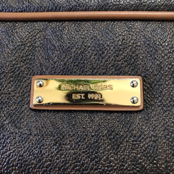 [Michael Kors] JET SET SHOULDER BAG - Picture 3 of 8